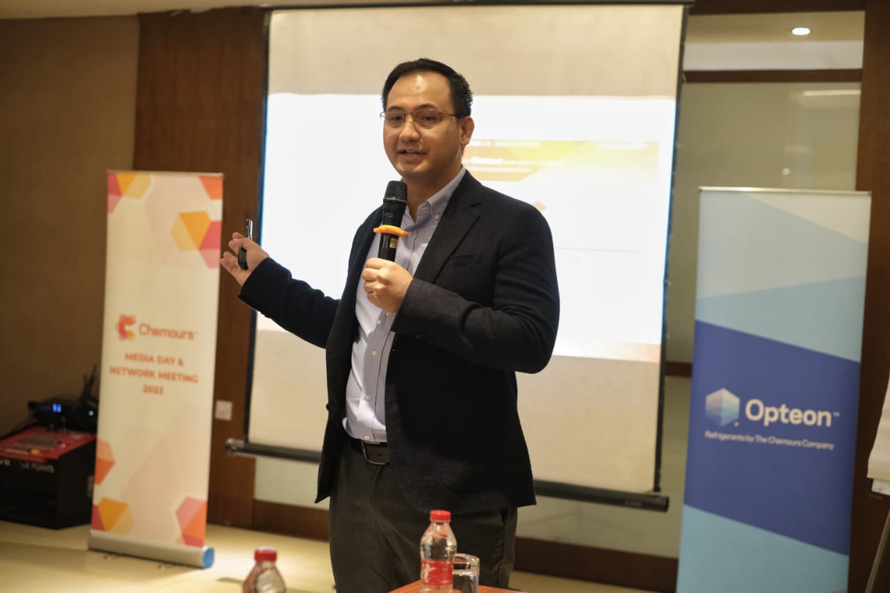 To protect consumers from counterfeit products, Chemours educates the public about genuine refrigerants in Indonesia.